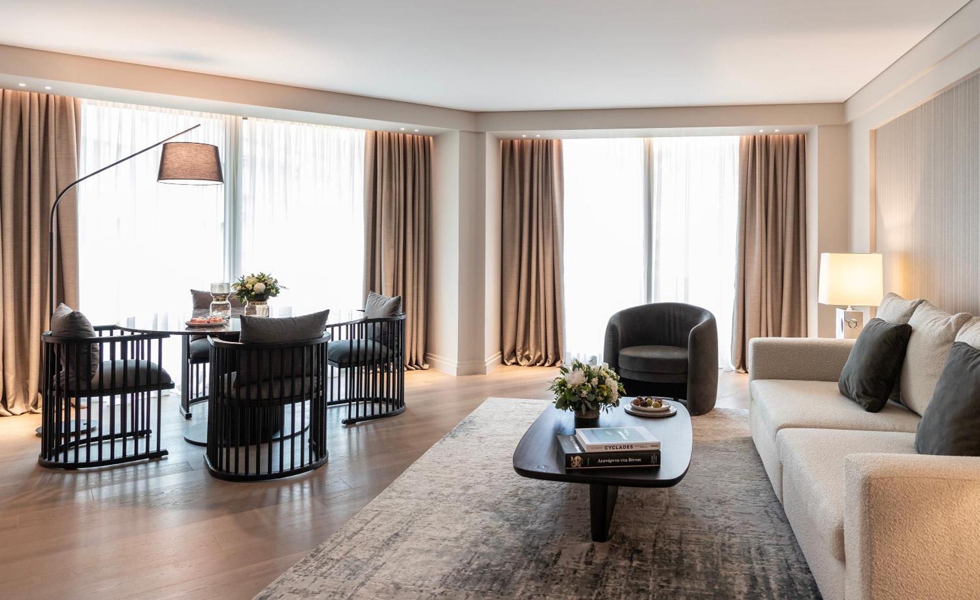 Njv Athens Plaza Hotel Ngoại thất bức ảnh A living room at The Hari