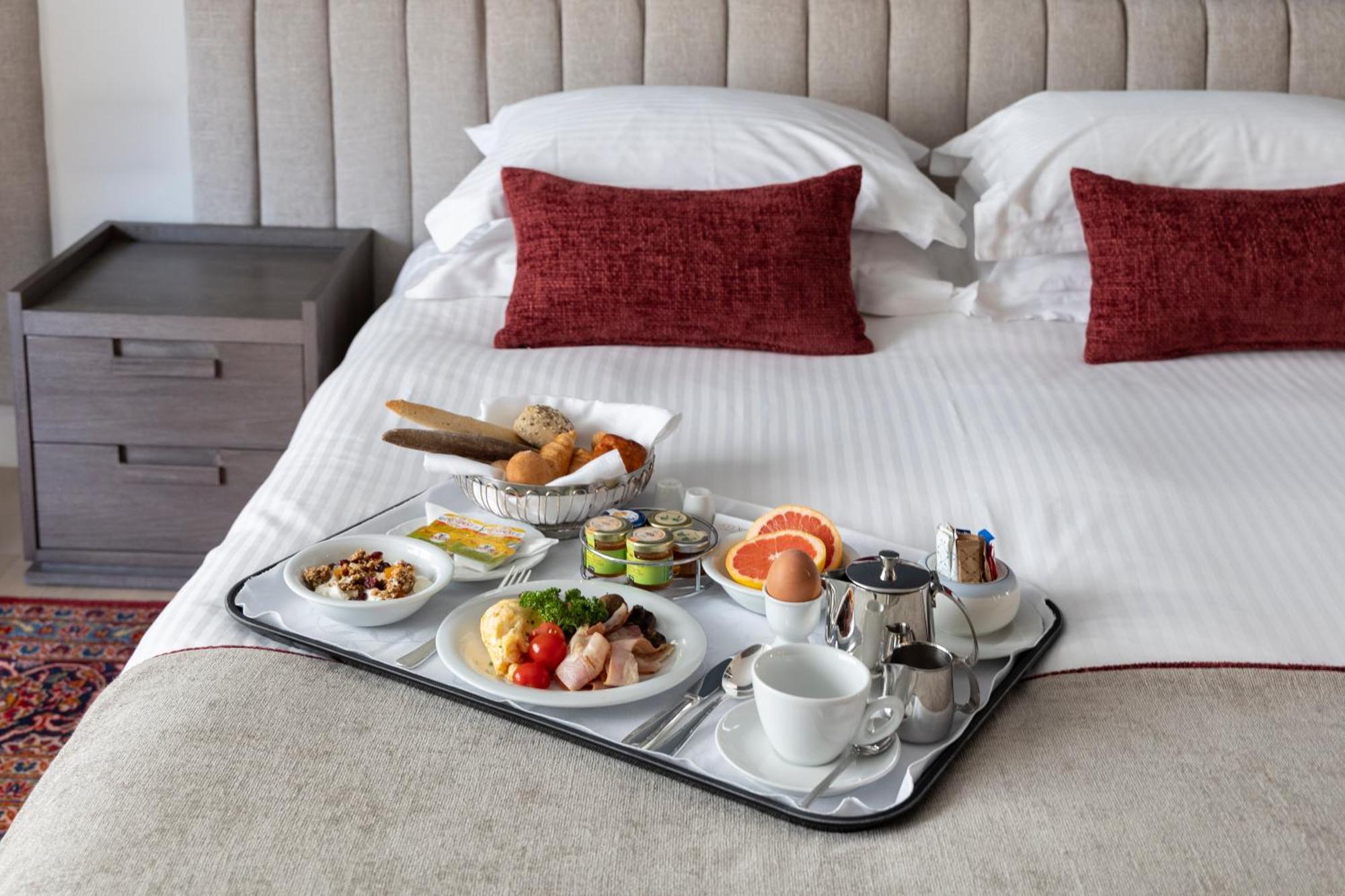 Njv Athens Plaza Hotel Ngoại thất bức ảnh Room service tray